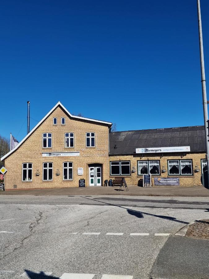 Niemeyers Landgasthof Und Pension Suderstapel Exterior foto